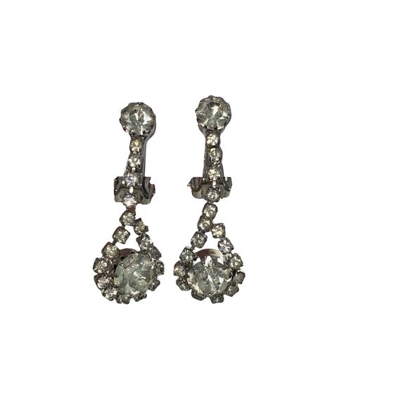 4 pairs of Vintage Gold-tone Clip-on Stud and Drop Earrings - Picture 6 of 7